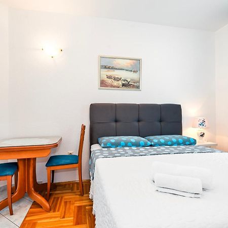 Apartments Plavi Biser Σίμπενικ Δωμάτιο φωτογραφία
