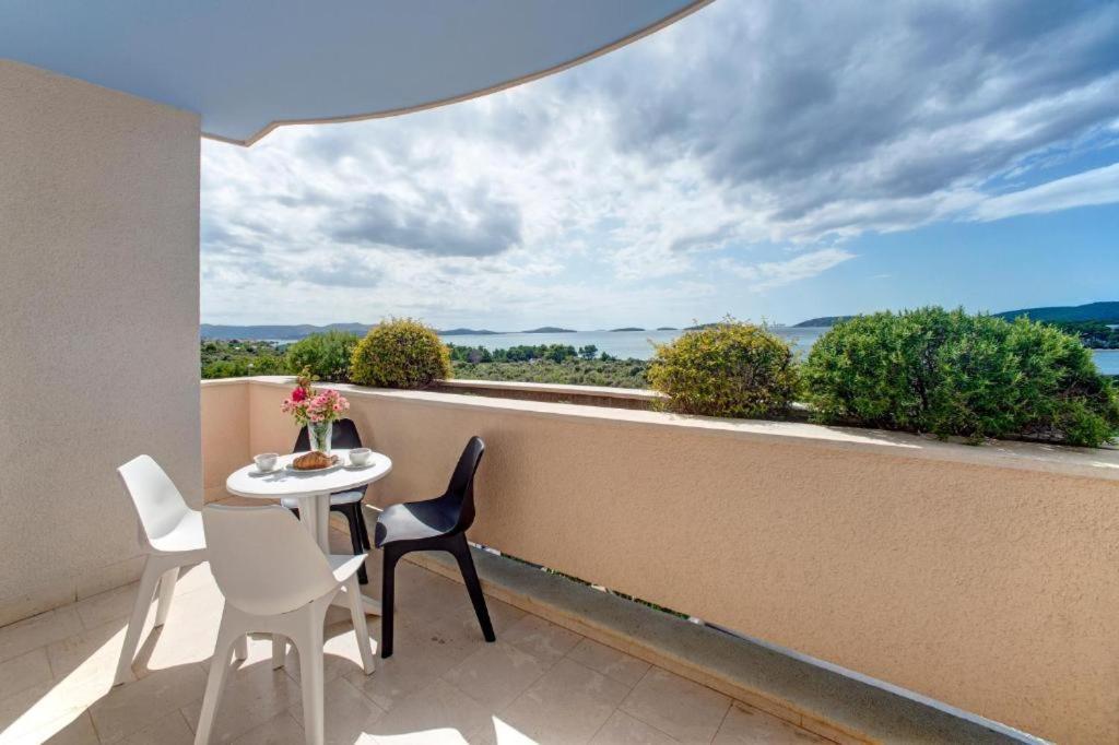 Apartments Plavi Biser Σίμπενικ Δωμάτιο φωτογραφία